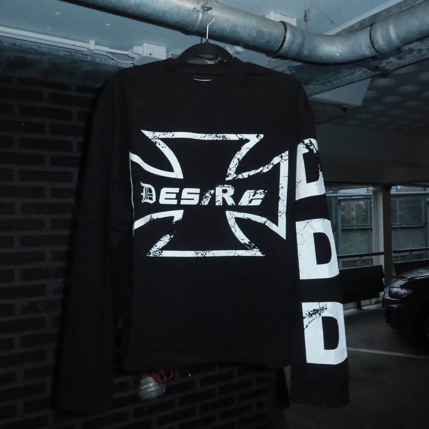 MALTESE CROSS LONGSLEEVE
